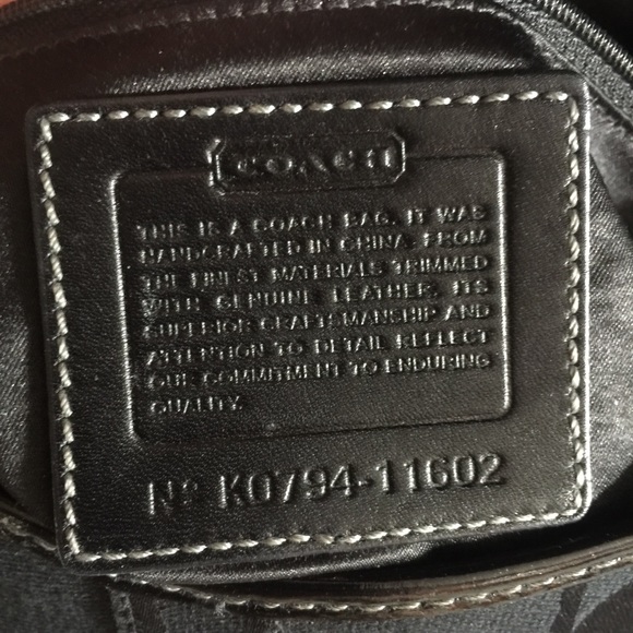 Authentic Coach Classic Black Shoulder Bag - Picture 8 of 8